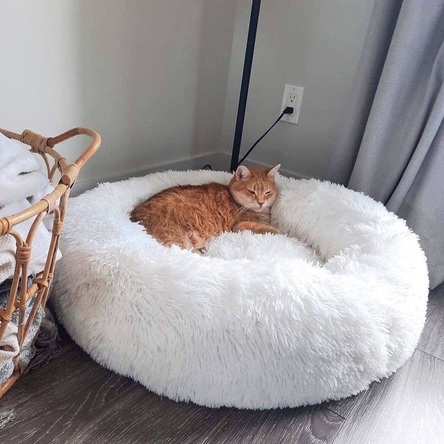 سرير من الفرو الناعم